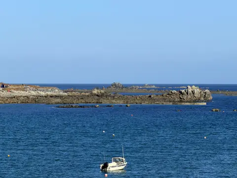 Long range shot of the pier